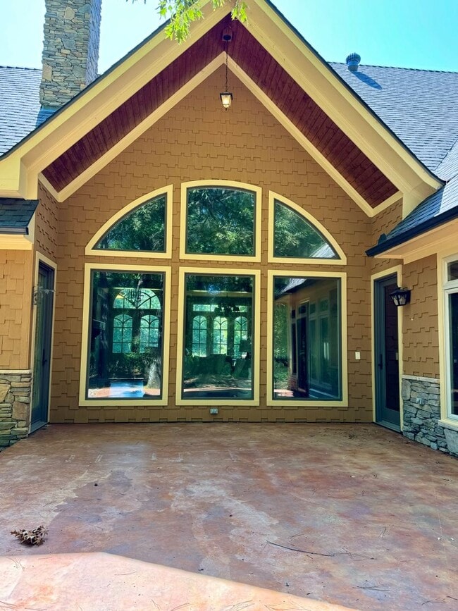 Building Photo - 21220 Gatlinburg Rd