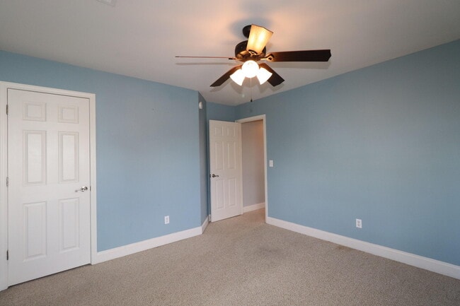 Building Photo - 417 Courchelle Dr