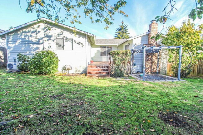 Building Photo - 114 75th St SW