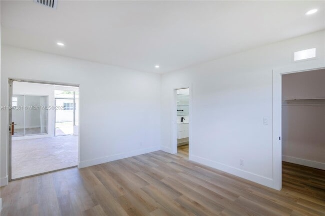 Building Photo - 2568 NW 34th Terrace