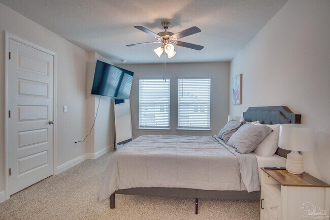 Building Photo - 5689 Stellarjay St
