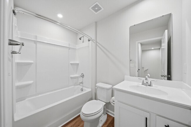 Building Photo - Modern 3 Bed 2.5 Bath Townhome in Bear Park Community