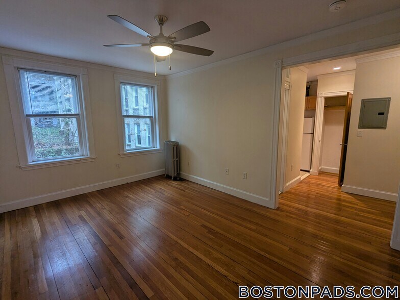 Building Photo - 33 Walbridge St