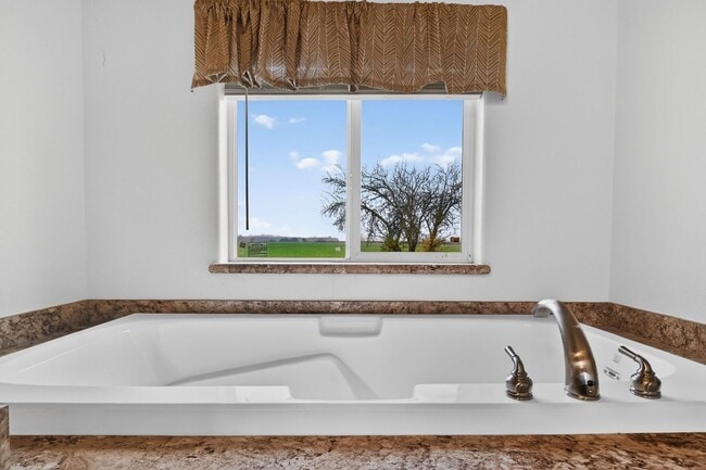 Building Photo - 6720 SW Minter Bridge Rd