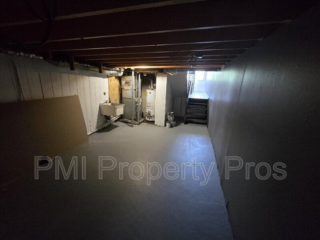 Building Photo - 8842j N 95th St