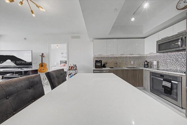 Building Photo - 5252 NW 85th Ave