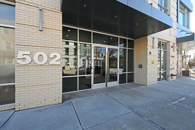Building Photo - 502 Palisade Ave