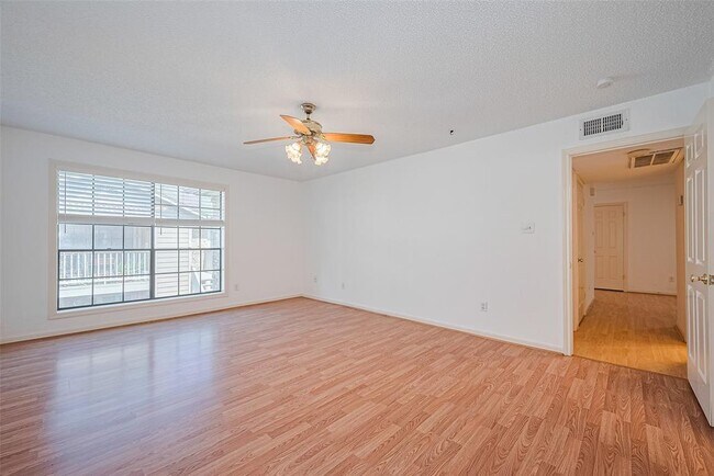 Building Photo - 1311 Antoine Dr