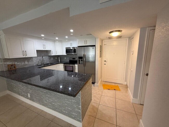 Building Photo - 1801 S Ocean Dr