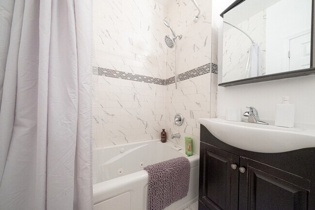 Building Photo - 245 W 113th St