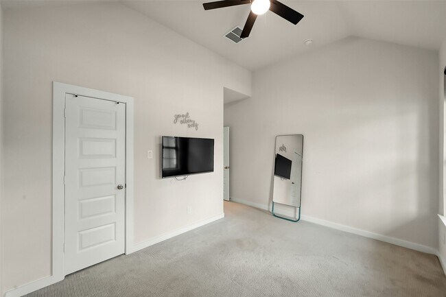 Building Photo - 6718 Waxbill Rd