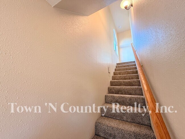 Building Photo - 100 W Rossi St