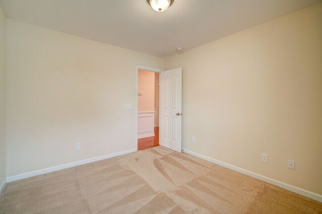 Building Photo - 3/BD - 2.5/BTH  Well Maintained Home in Li...