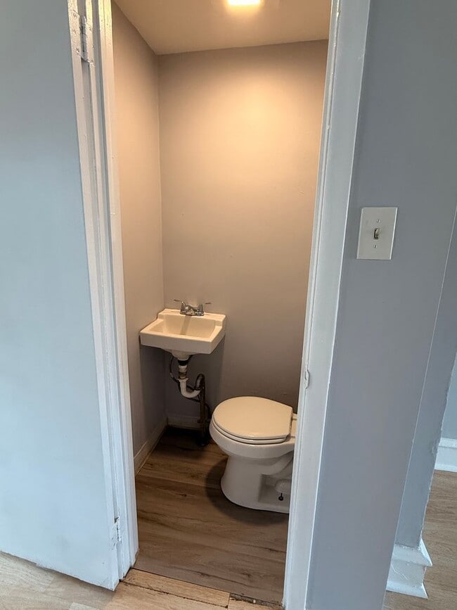 Building Photo - Charming 3 Bedroom Home for Rent