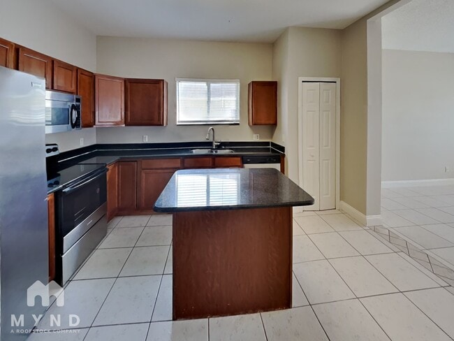 Building Photo - 12843 Longcrest Dr