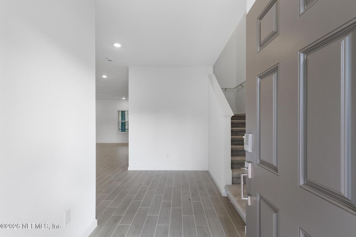 Building Photo - 28 Disston Cv