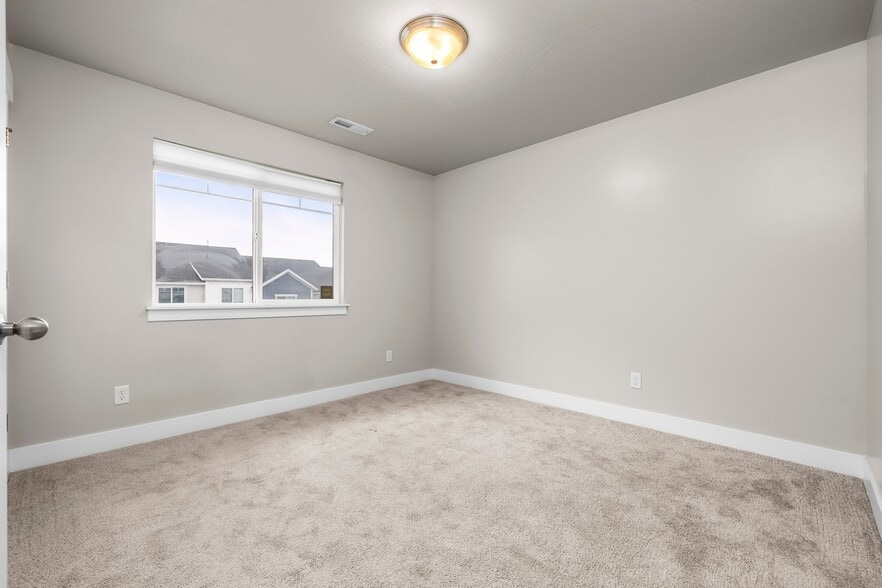 Building Photo - 4863 Spire Wy