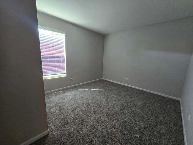 Building Photo - 337 Devoe Dr