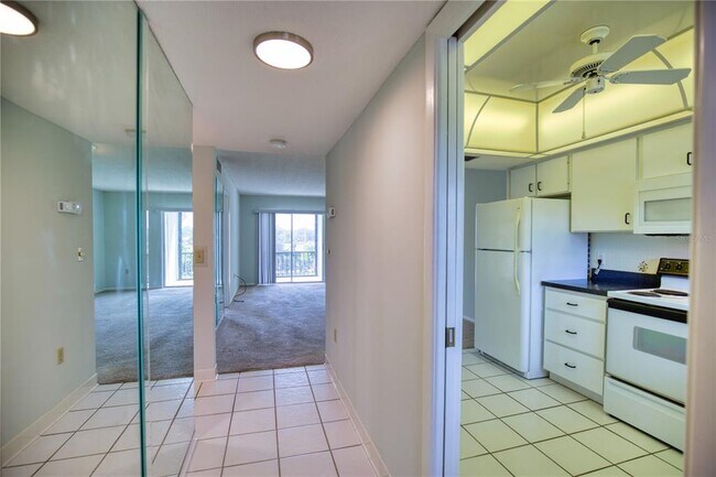 Building Photo - 102 Capri Isles Blvd