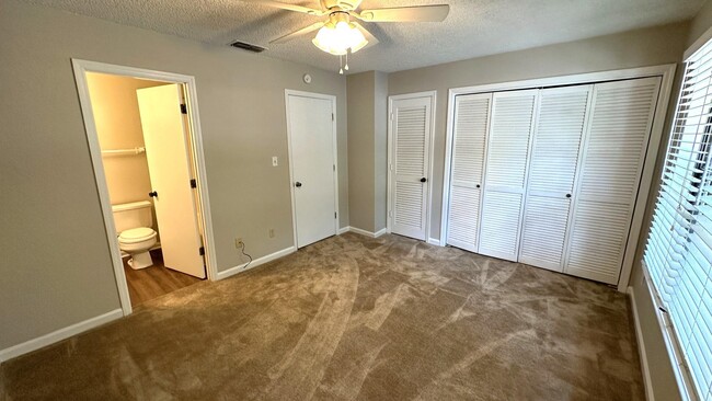 Building Photo - 803 Timbers Ct
