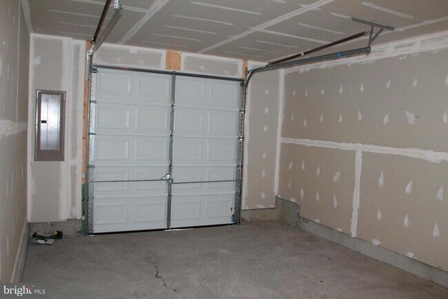 Building Photo - 109 Sequoia Dr