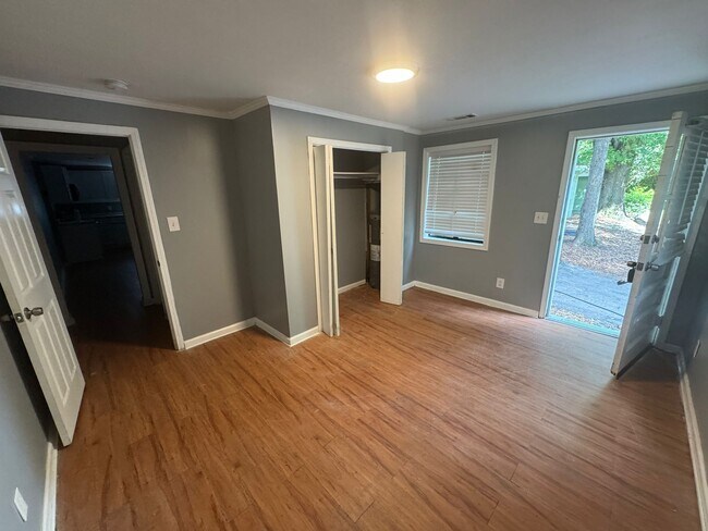 Building Photo - 290 Clisby Pl
