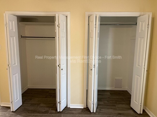 Building Photo - 3200 S 56th St