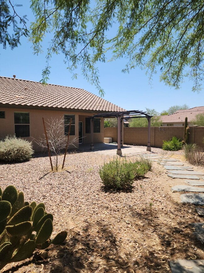 Building Photo - "Charming Anthem Retreat: 3-Bed, 2-Bath Ge...