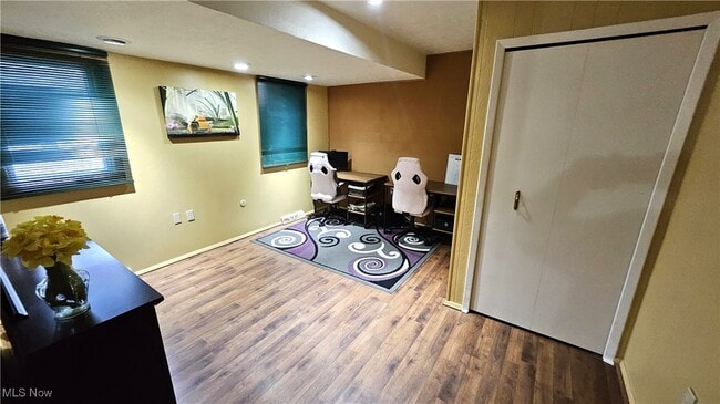 Building Photo - 5635 Janet Blvd