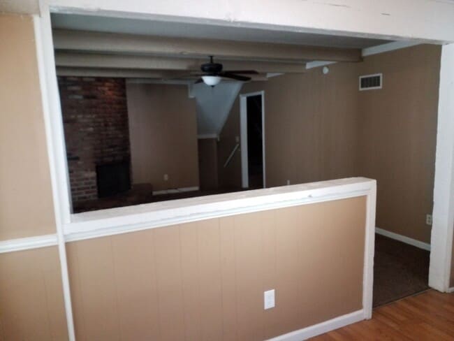 Building Photo - 10013 N Harrison Dr