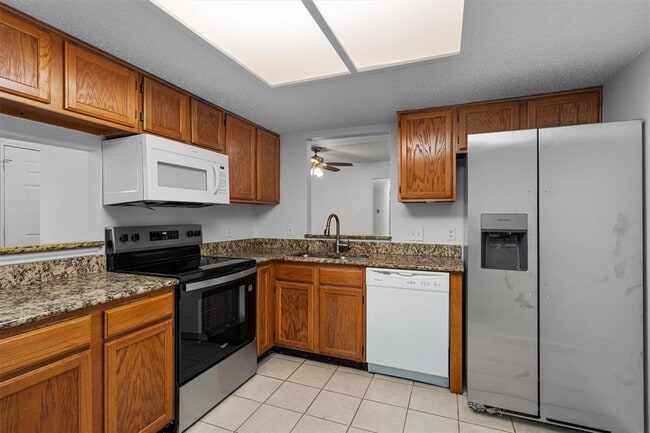 Building Photo - 2602 Alcott Ln