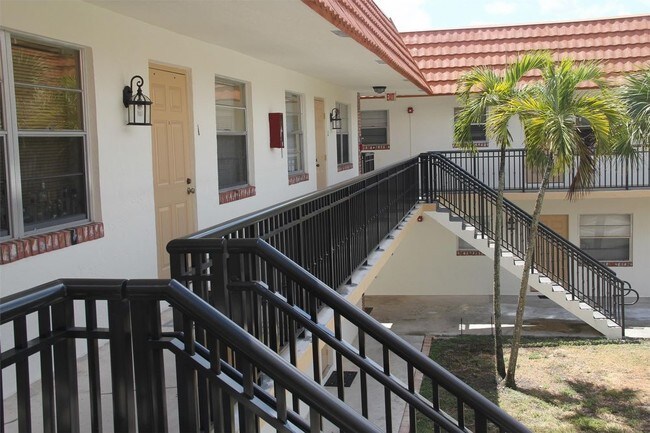 Building Photo - 6630 SW 39th Street B4