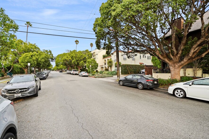 Building Photo - 1027 Lincoln Blvd