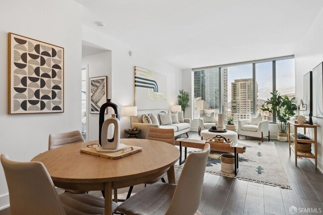 Building Photo - 338 Main St