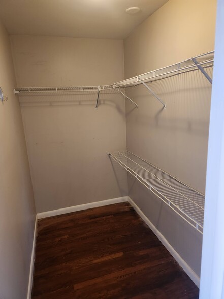 Master Closet - 611 Thrush Pl