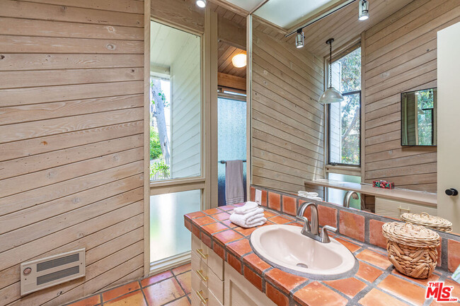 Building Photo - 28818 Selfridge Dr