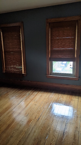 Building Photo - 463 Elsmere St