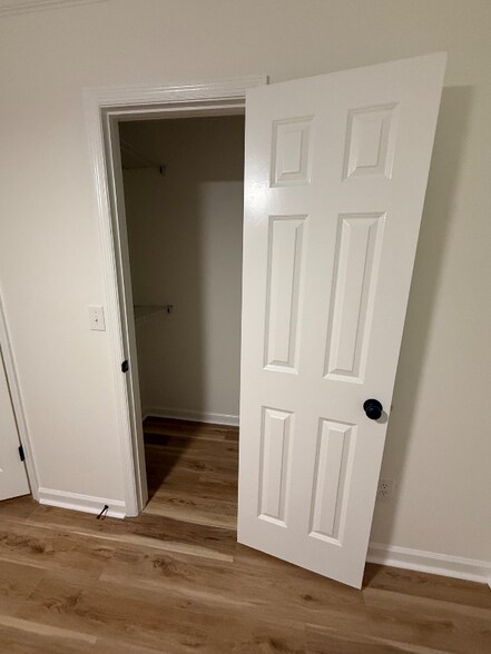 Building Photo - 341 W Coleman Blvd