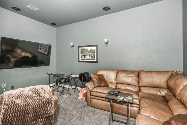 Building Photo - 6110 Meadow Bluff Ct