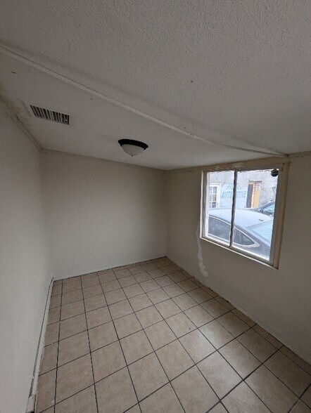 Building Photo - 3919 1 Harrison Ave