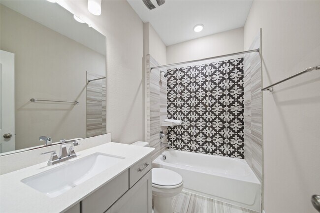 Building Photo - 6411 Tarrion Bay Ln