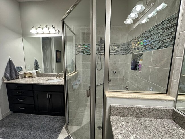 Building Photo - 11916 Five Waters Cir