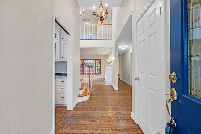 Building Photo - Stunning San Carlos 5 bedroom 4 bathroom H...