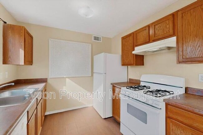 Building Photo - 1305 Amole Vista St SW