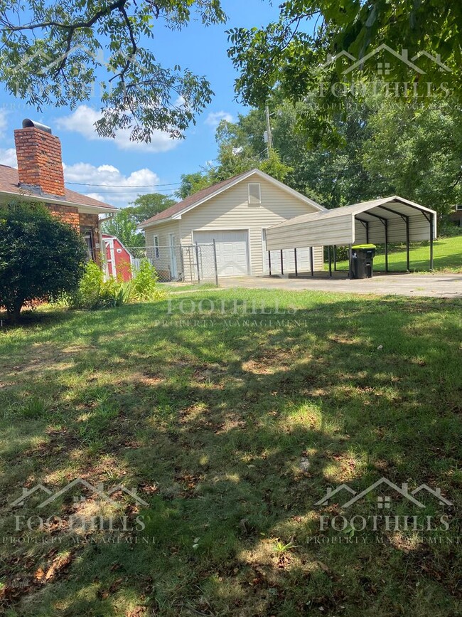 Building Photo - 209 Brentwood Cir