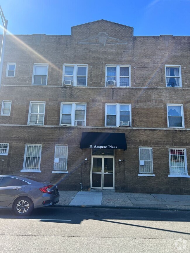 Building Photo - 11 Ampere Plaza