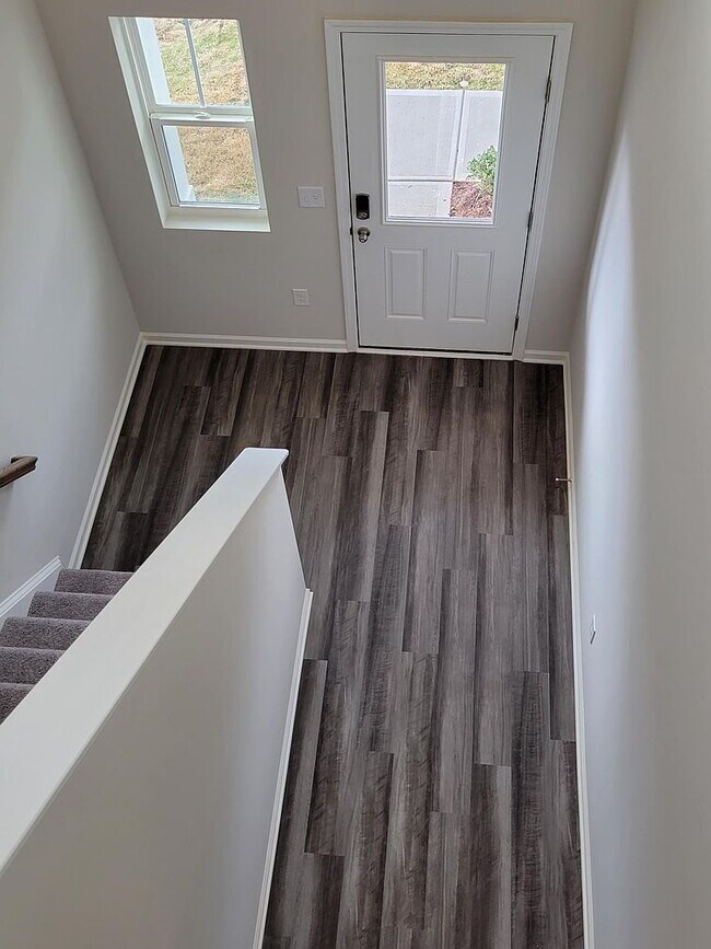 Building Photo - Single Family Home