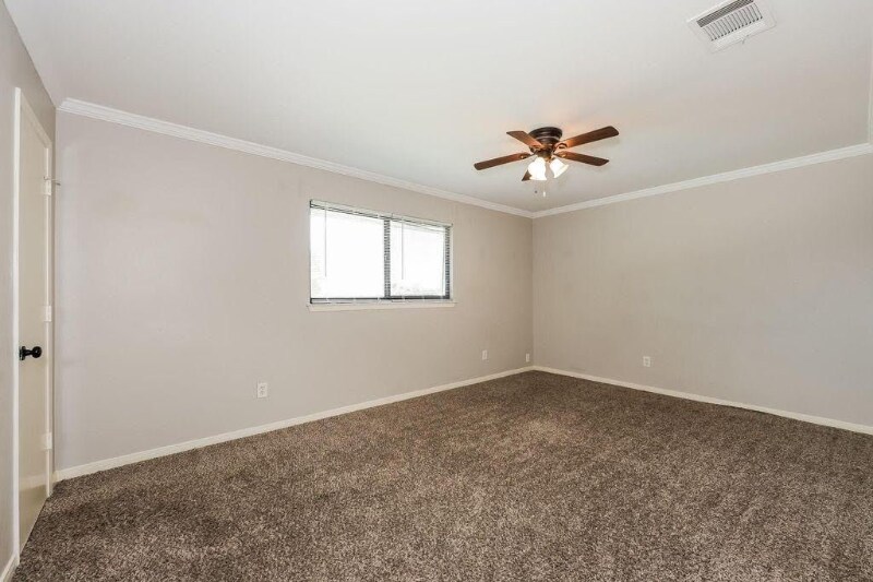 Building Photo - 453 Ripplewood Dr