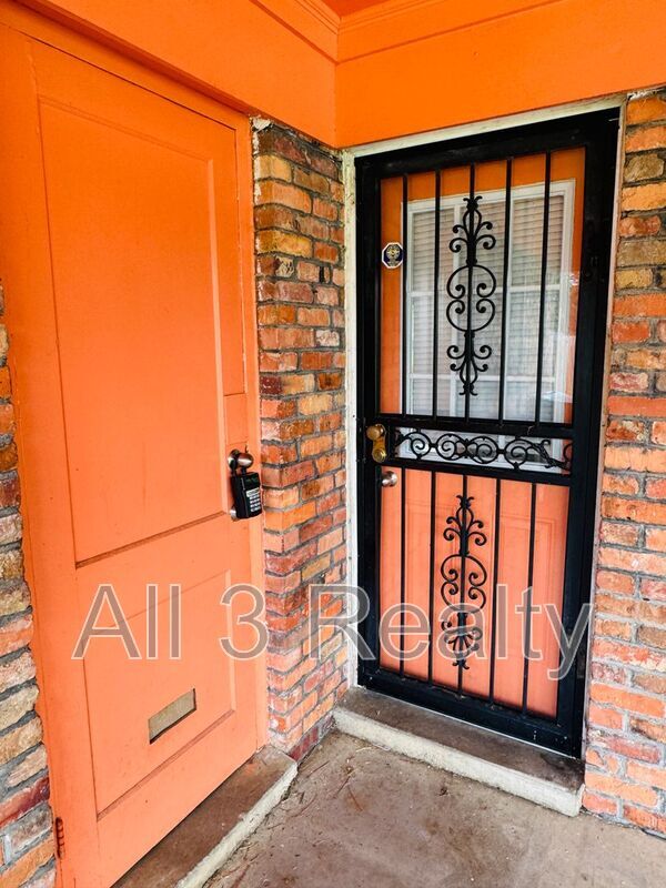 Building Photo - 1311 Marlowe Dr