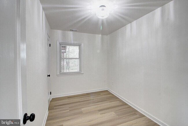 Building Photo - 412 Lee Pl